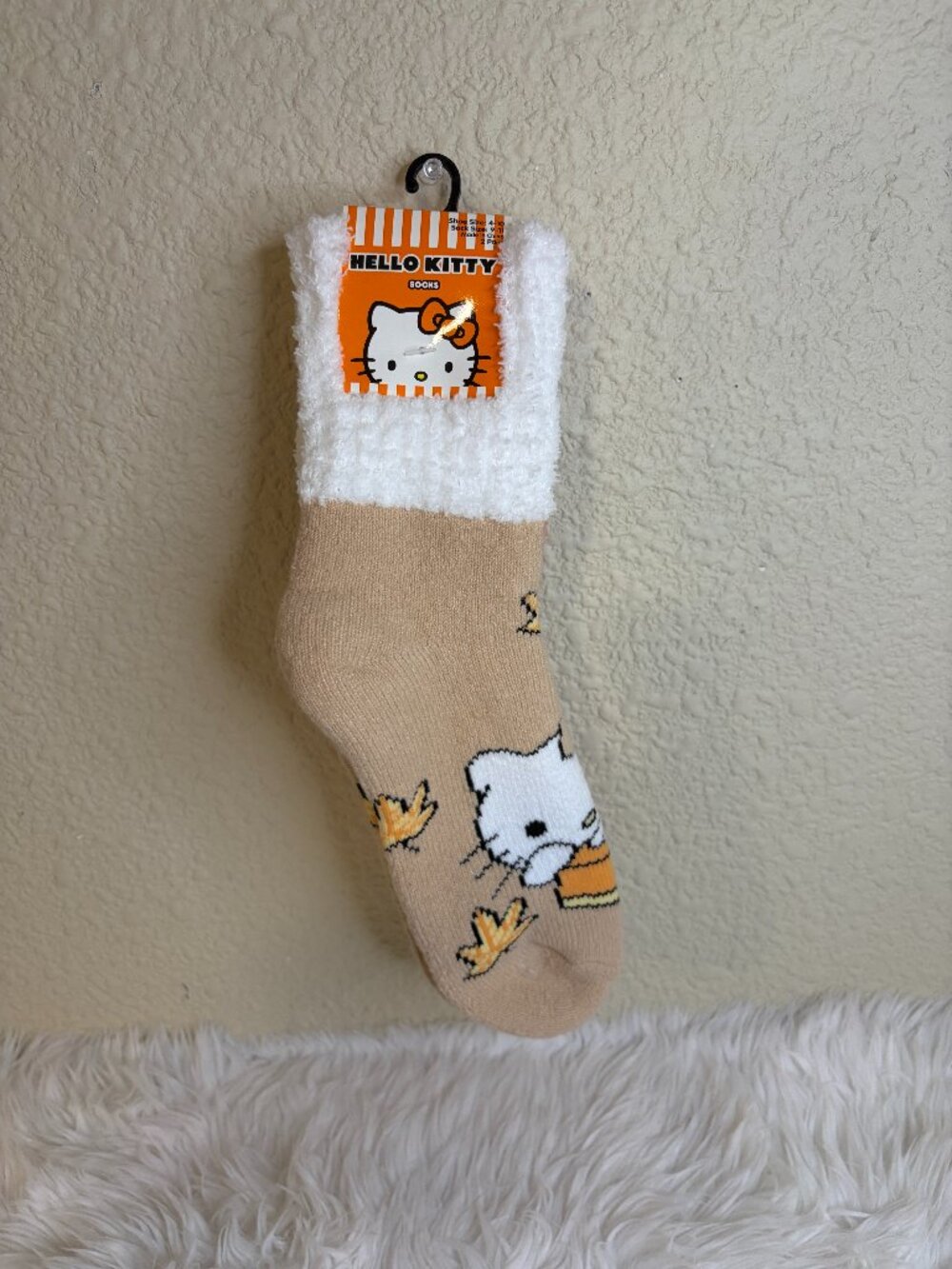 Hello Kitty Halloween Fall Pumpkin Fuzzy Cozy Socks 2 Pair Womens NWT